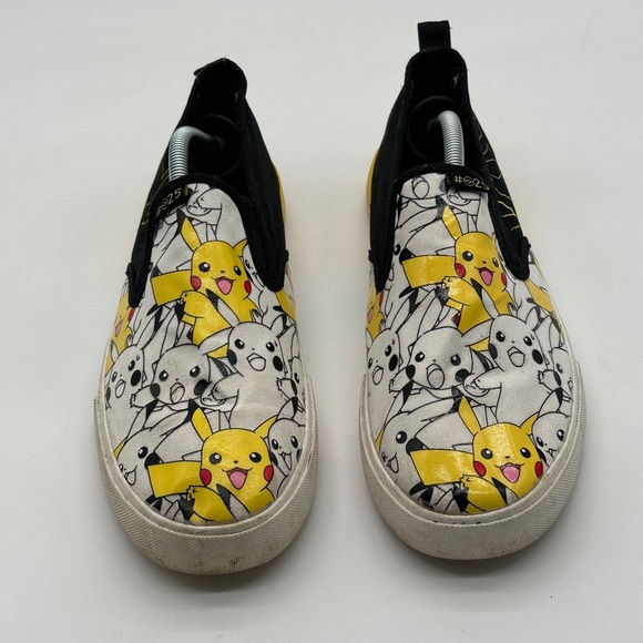 Pokemon Pikachu Shoes Canvas Slip Ons Men's New Groundup Size 11.5 - Picture 2 of 15